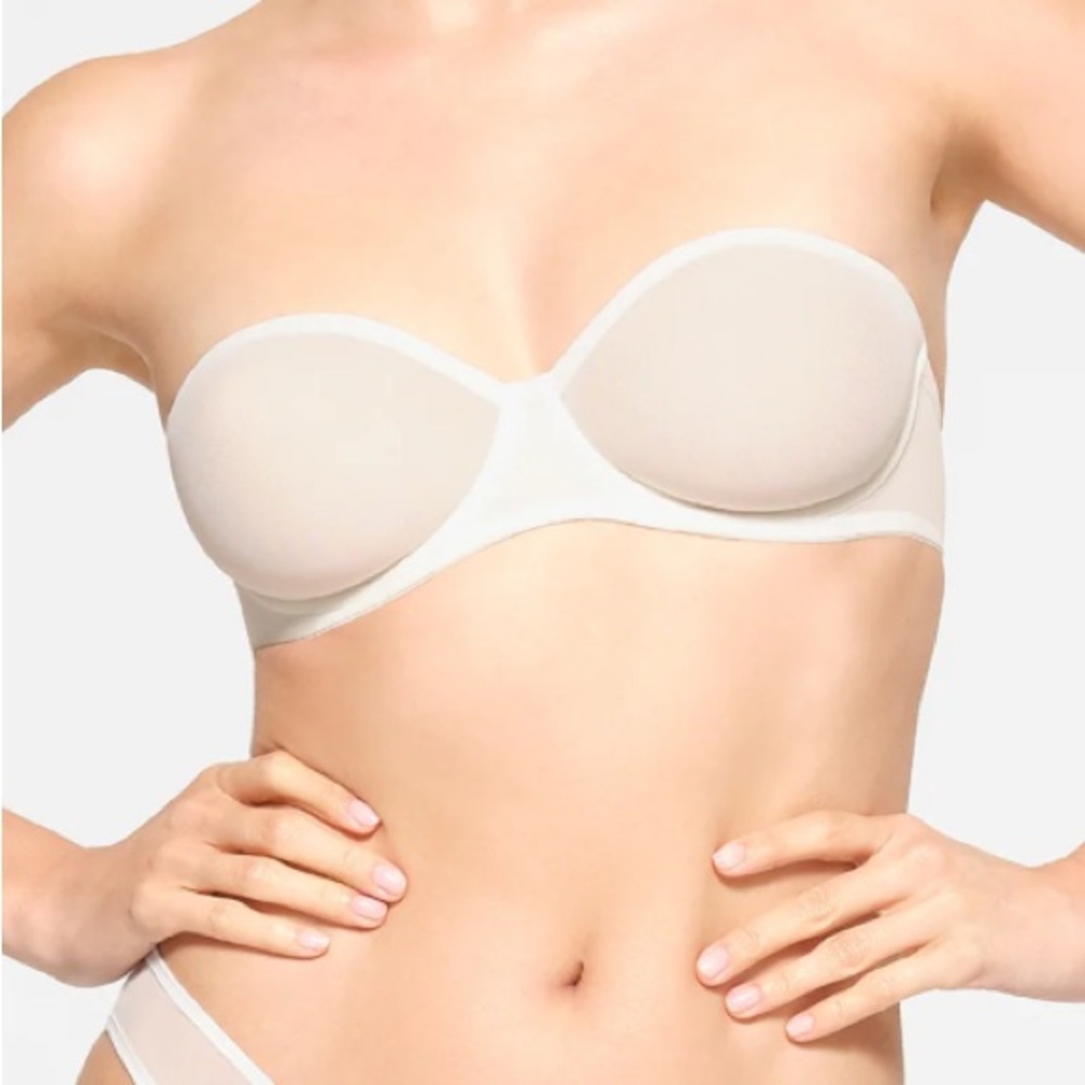 Skims ULTRA FINE MESH STRAPLESS BRA | MARBLE